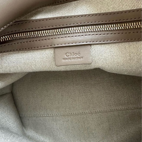 Chloe - Picture 5 of 9